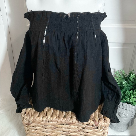 🖤MARCIANO OFF SHOULDER TOP 🖤 - Picture 2 of 7